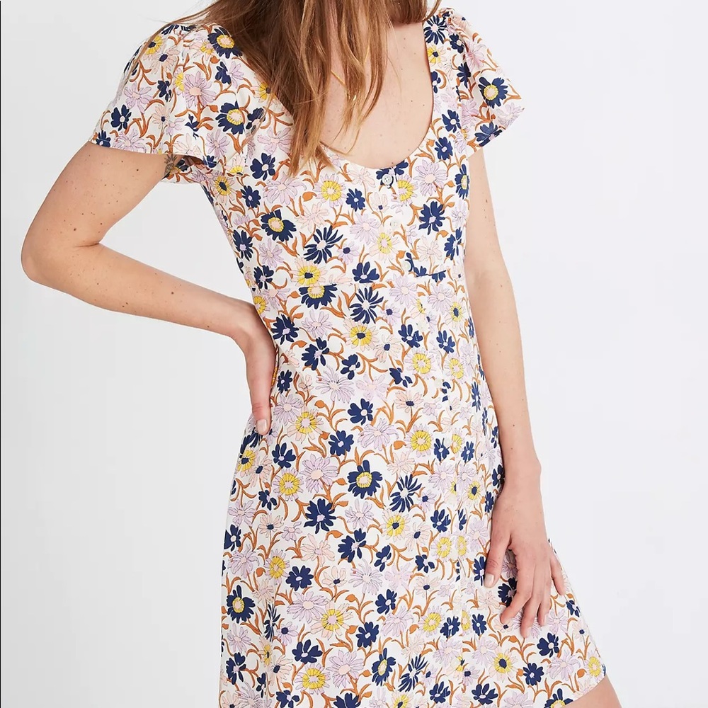 Puff-Sleeve Button-Front Dress in Wildflower Garden